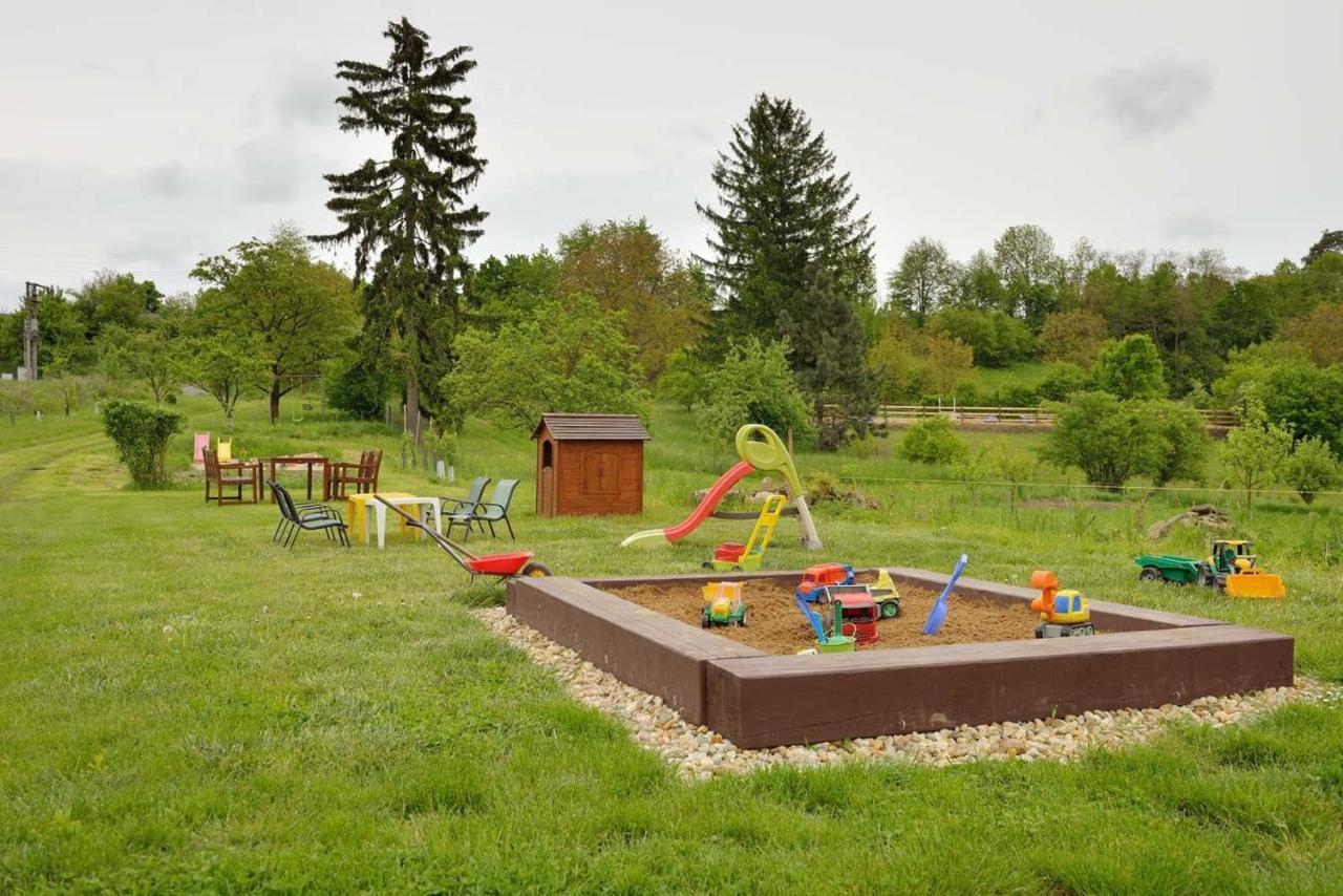 Penzion Mala Farma Nemojany Buitenkant foto
